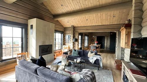 Loten Municipality House | Cozy Log Cabin With A View Over Hedmarken