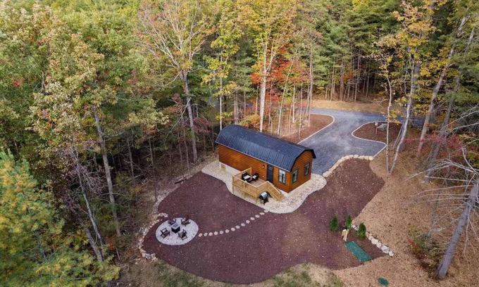 Luray Cabin | Cozy Luray Cabin w/Fire Pit, Grill, WiFi & More!