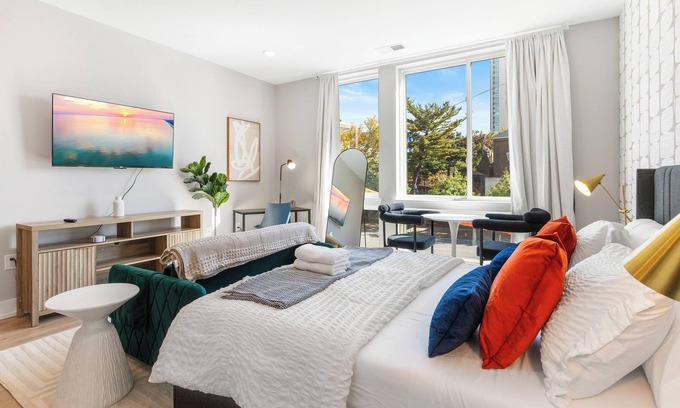 North Philadelphia Apartment | Cozy Lux Studio Apt - 5 mins away to The Fillmore