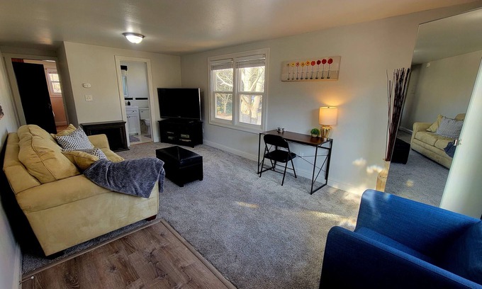 Martinez Apartment | Cozy Martinez Apartment ~ Centrally Located