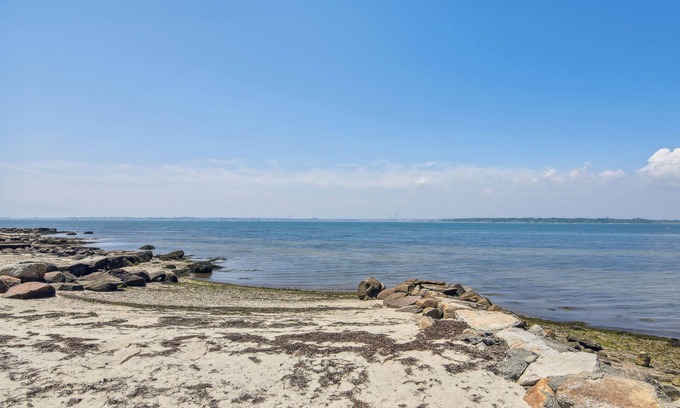 Fairhaven Cottage | Cozy Massachusetts Escape w/Patio, Near Beaches!
