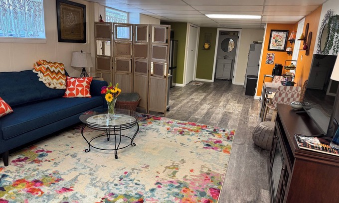 Eagleton Village Apartment | Cozy Mid-Century Walk-Out Basement 1-BDR Apt in Maryville TN, 1-3 Mth Rental