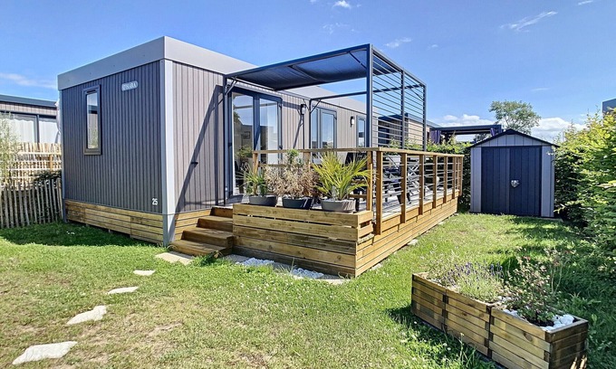 Jullouville-les-Pins House | Cozy Mobile Home for 4 with Pool, Near Beach, Shops & Attractions