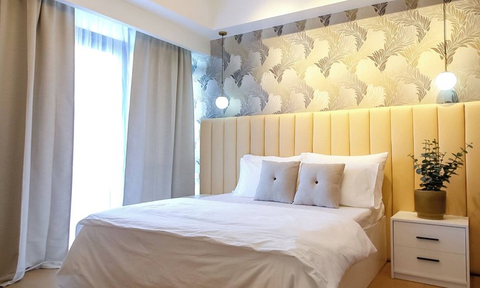 Socorro Apartment | Cozy & Modern 2BR unit with Balcony in Manhattan Cubao - Cylo's Place