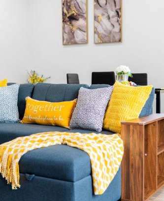 Northside House | Cozy Modern 3BR Houston Townhome