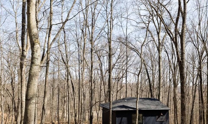 New Plymouth Cabin | Cozy Modern Cottage in the Trees - Hocking Hills