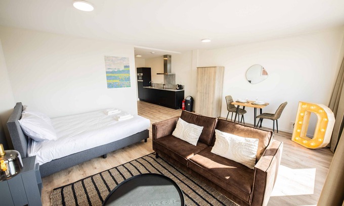 Rotterdam Apartment | Cozy Modern Studio PRH