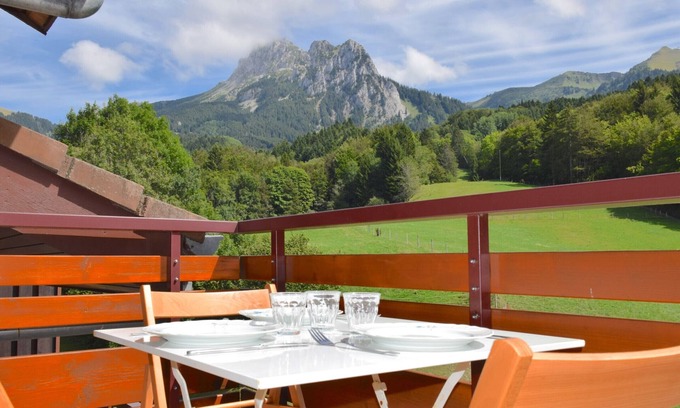 Bernex Apartment | "Cozy Mountain Apartment - Ski-in/Ski-out, Pet-Friendly, Near Lake Geneva"
