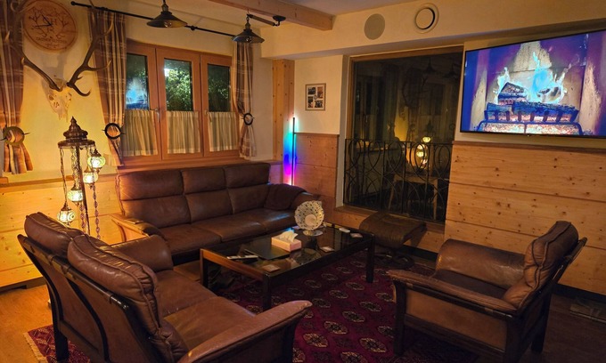 Aspangberg-Sankt Peter Ski Chalet | Cozy Mountain Chalet in Austrian Alps for Skiing & Events, ~1h to Vienna&Airport