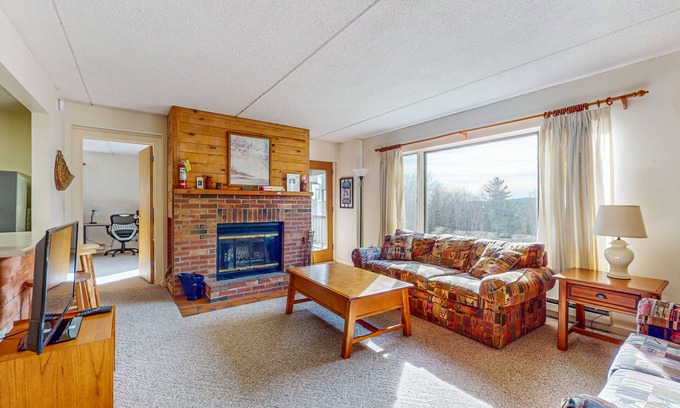 West Dover Condo | Cozy mountain condo w/fireplace, views, hot tub, pool, sauna, gym, shuttle, w/d