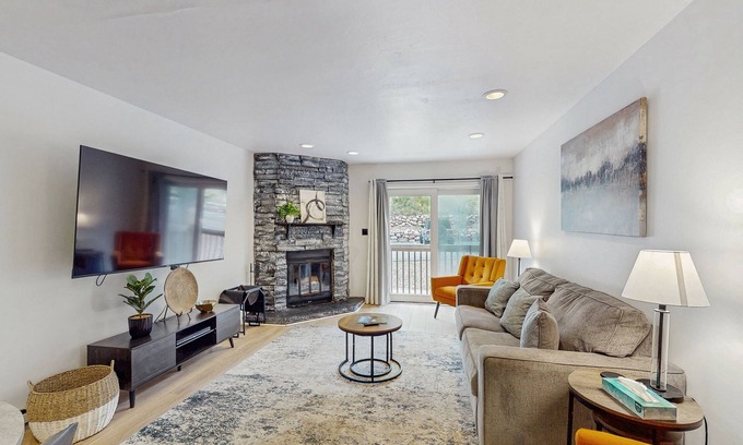Purgatory Condo | Cozy mountain condo with shared hot tub and dog friendly