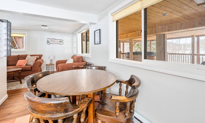 Hunter Ski Chalet | Cozy Mountain Retreat - 3 min to Hunter Mountain Ski Resort