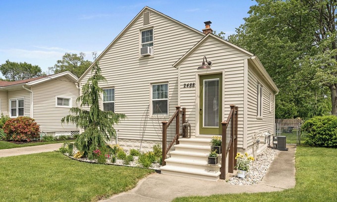 Lakeside House | Cozy Muskegon Getaway Near Lake Michigan, Pet Friendly! Fenced yard.