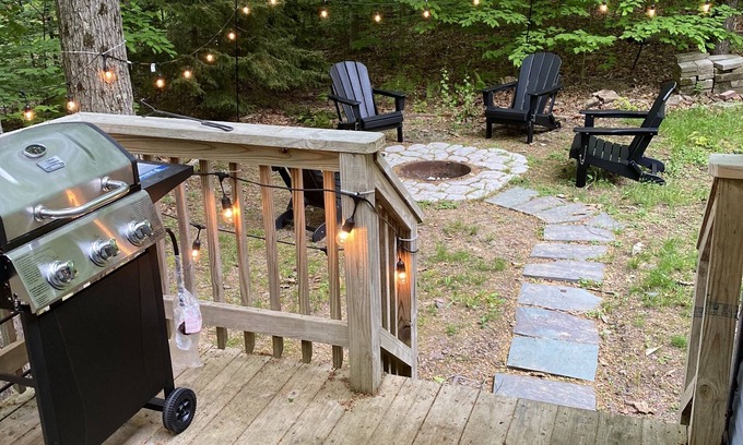Pocono Lake House | Cozy must stay for couples