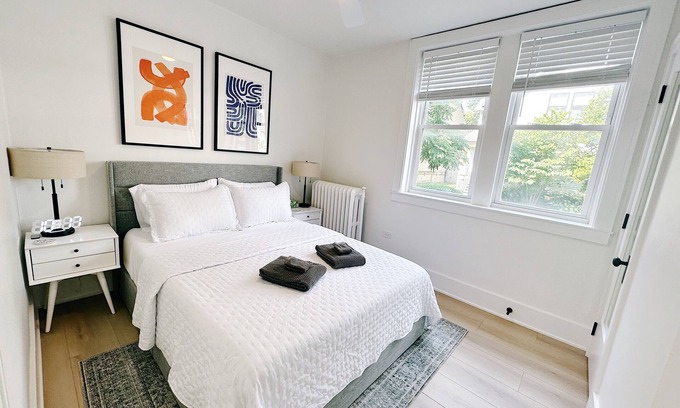 Evanston Apartment | Cozy Neighborhood Escape: Near Northwestern-Chicago-Beaches & More
