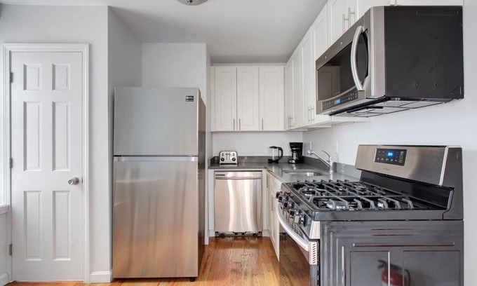 North End Apartment | Cozy North End 2BR steps from Harborwalk by Blueground
