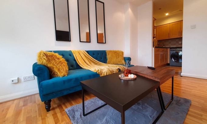 Regent's Park Apartment | Cozy Oasis Camden (10 mins to Center)
