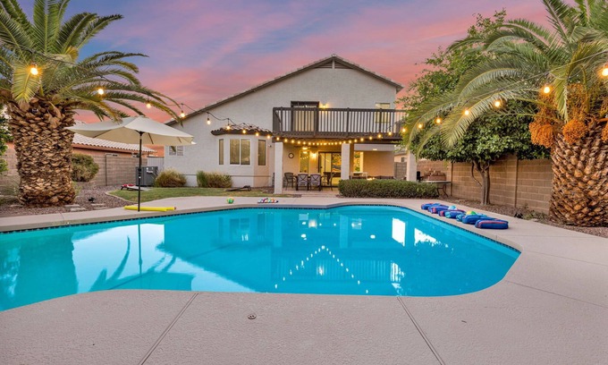 Paradise Valley Village House | Cozy Oasis Escape Hot Tub Fire Pit Fast WiFi