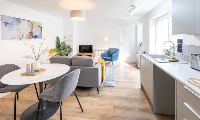 Ely Apartment | Cozy One Bed Flat Close to Ely Cathedral - For Two