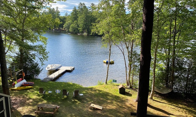 Oakland Cabin | Cozy Open Concept Lake House with Large Deck & Waterfront, perfect for families!