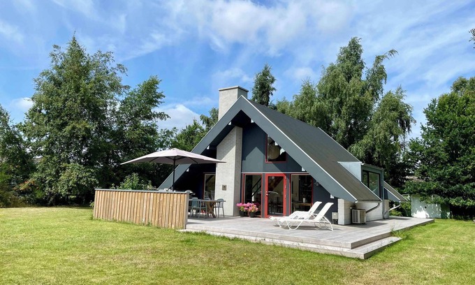 Bøtø By House | Cozy, original holiday home - close to the beach