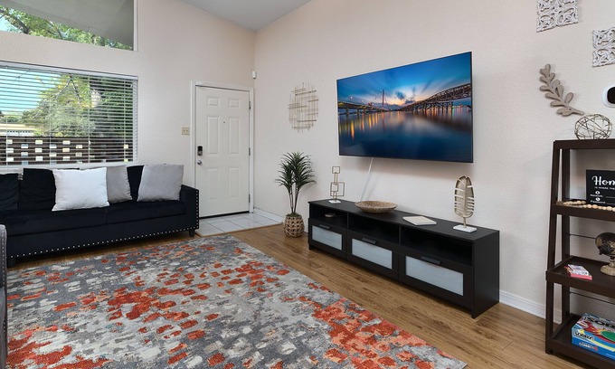Oakwell Farms House | Cozy & Peaceful Home in San Antonio- 5min from Airport