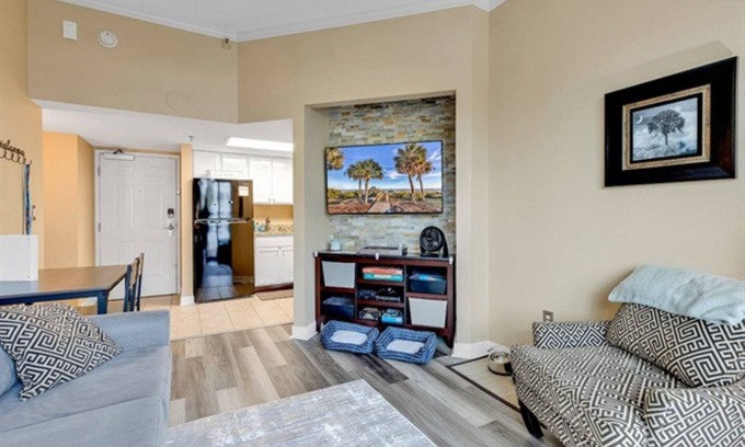 Myrtle Beach Condo | Cozy Pet Friendly 1 BR with Ocean Views, Pools, Hot Tubs, On-Site Restaurant