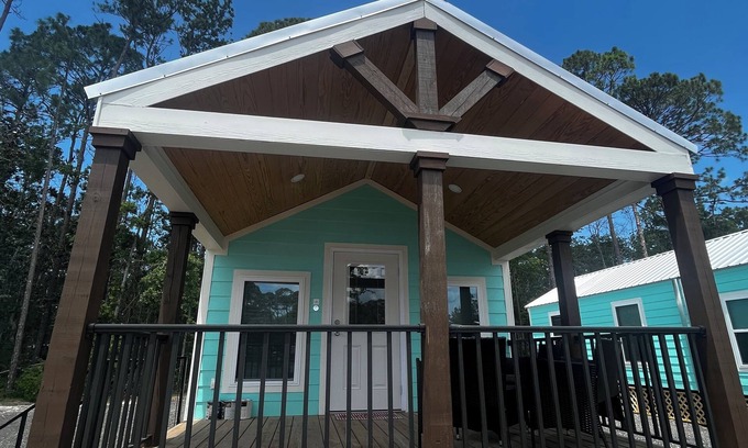 Steinhatchee Cabin | Cozy pet friendly 2-bedroom cabin in Steinhatchee, FL