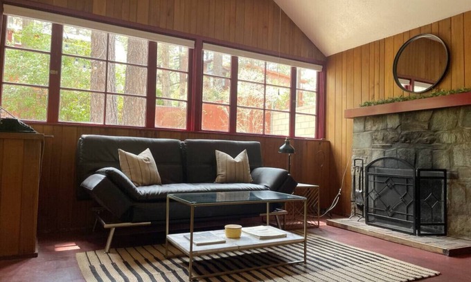 Wrightwood Cabin | Cozy Pine Cabin Near Ski Resort & Village