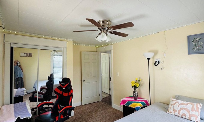 Johnson City House | Cozy Private Room in a Quiet Neighborhood"