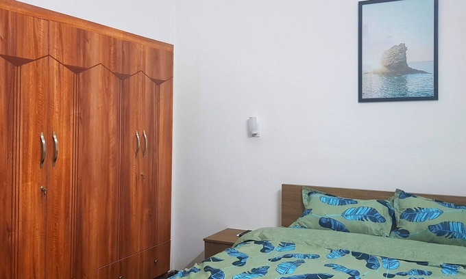 Hai Chau House | Cozy Queen Bedroom & Balcony in friendly Homestay Linterna