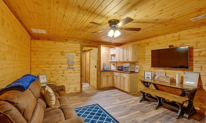 Quitman Cabin | Cozy Quitman Fishing Cabin Near Lake Fork!