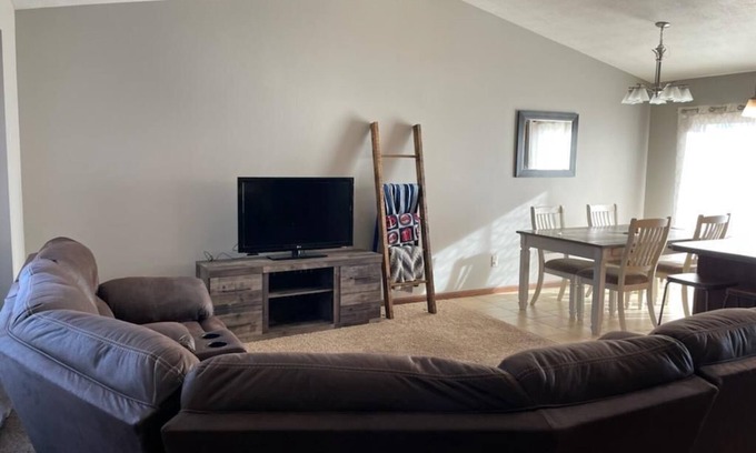 Sioux Falls House | Cozy ranch style house in a quiet neighborhood