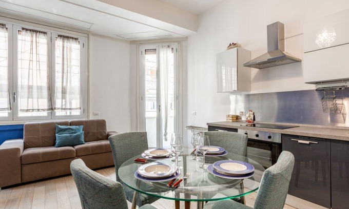 Central Station Apartment | Cozy renovated 52sqm apartment located on the first floor of a Milanese building with lift (with 4 steps to climb at the entrance). The property is located in a quiet and residential neighborhood, but at the same time a few steps from the Central Station