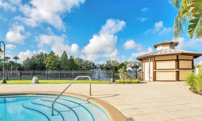 Kissimmee Apartment | Cozy Resort Condo near Disney - 2BR + Sofa Bed