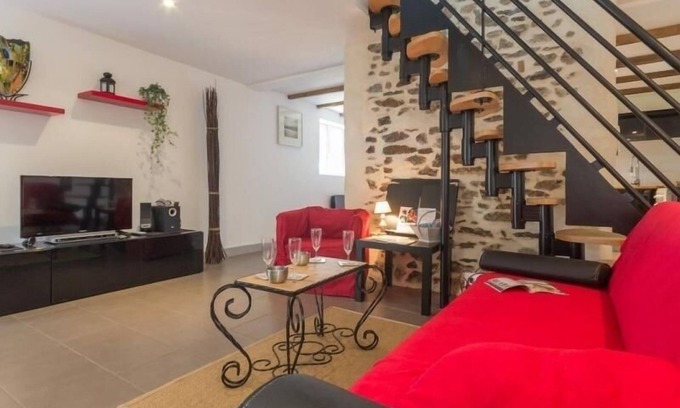 Saint-Nazaire Cottage | Cozy Retreat: Beach, Countryside & City - Family-Friendly with Garden & Bikes