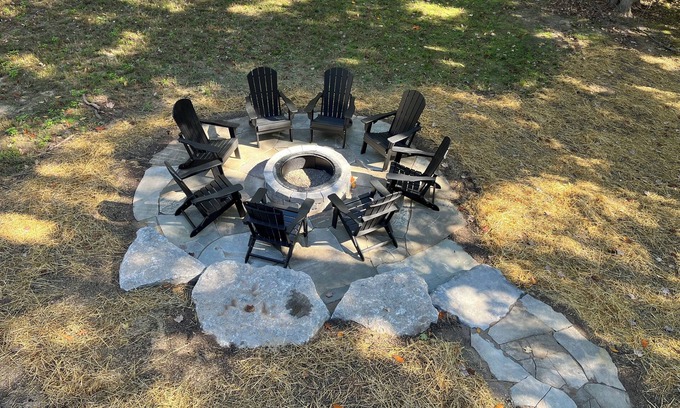 Lake Ann House | Cozy Retreat ~ Fall Views ~ Firepit ~ Lake Access