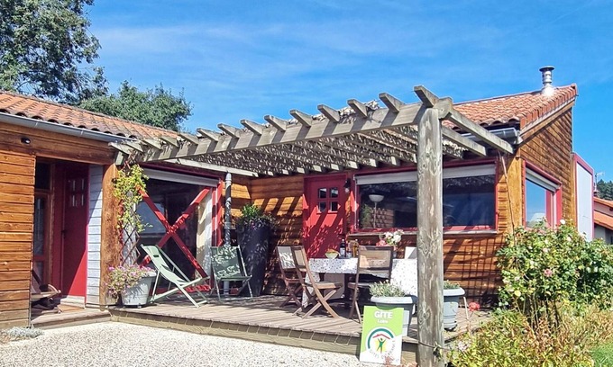 Montbrison Cottage | Cozy retreat in Monts du Forez with terrace and garden