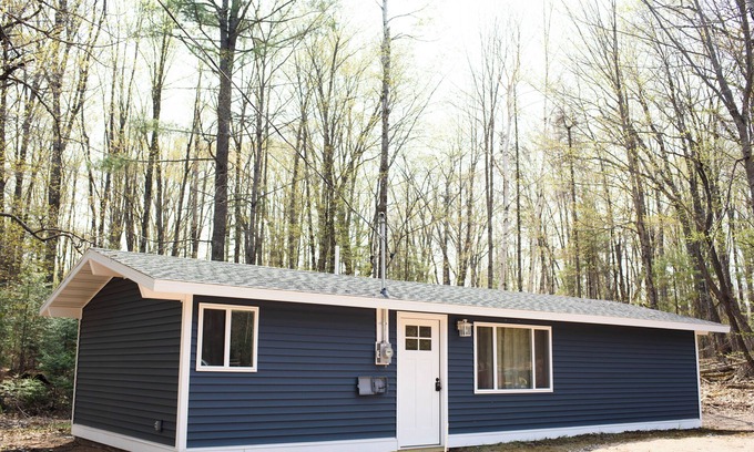 Gwinn House | Cozy Retreat in UP of Michigan near Shag Lake- Perfect for Outdoor Enthusiasts!