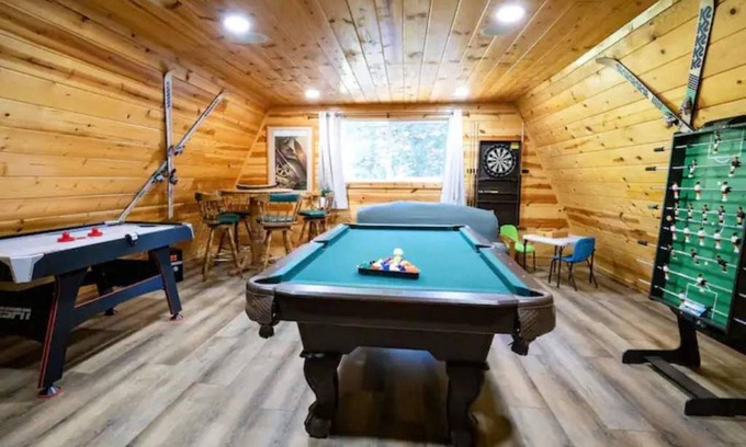 Long Barn Cabin | Cozy retreat near Dodge Ridge Ski Resort, and Pinecrest Lake with fast Wi-Fi