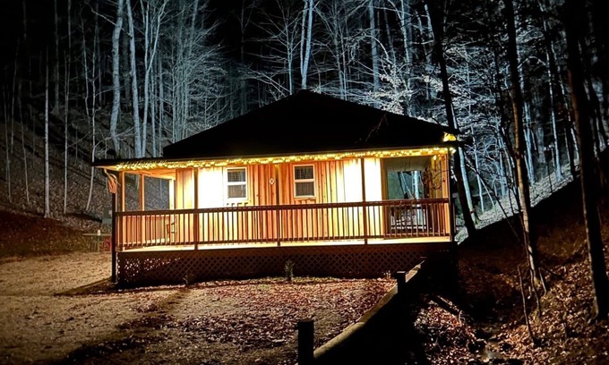 Stanton Cabin | Cozy River front cabin w/Private natural spring. Pet Friendly!