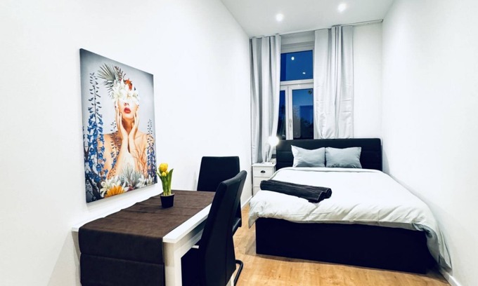 Liesing Apartment | Cozy Room for 2 in 4BR Apt; Near Kaufpark Alterlaa