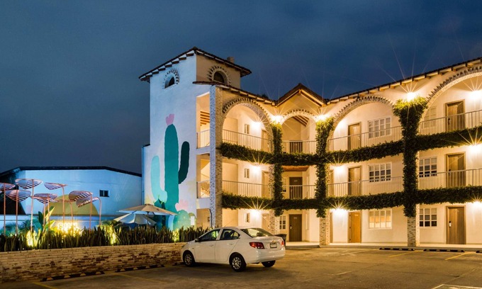 Playa Ensenada Apartment | Cozy Room in Gorgeous Beach House: Pool & Jacuzzi
