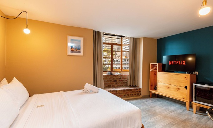 La Candelaria Apartment | Cozy Room-La Candelaria Vintage/Modern Mix-AVJ3B