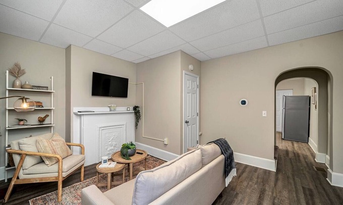 East Allegheny House | Cozy Row House Quiet Designer Heaven Central