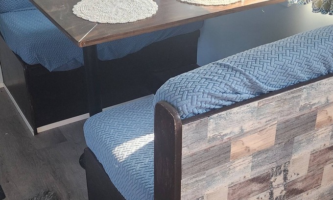 Alexandria House | Cozy RV in Enjoyable Alexandria with AC, WiFi, Mini Pig Rescue and Sanctuary.