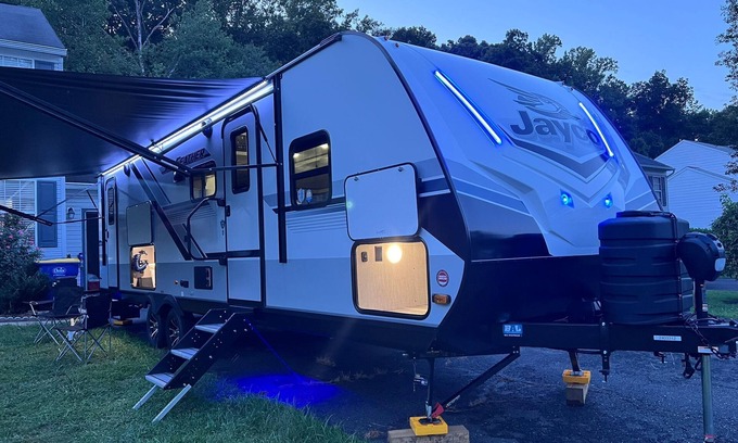 Stafford House | Cozy RV in Wonderful Stafford with AC, WiFi. Fully equipped!