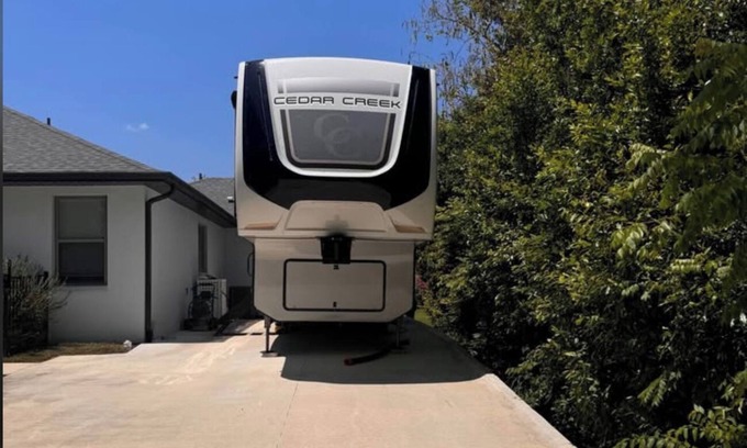 Clermont House | Cozy RV with AC and WiFi in fabulous Clermont