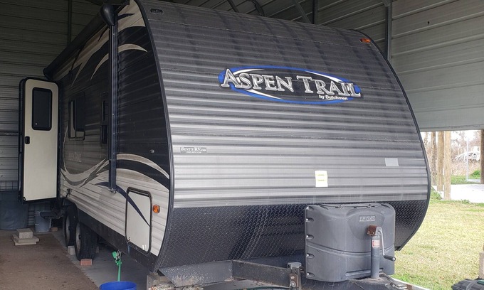 Theriot House | Cozy RV with WiFi and AC in charming Theriot
