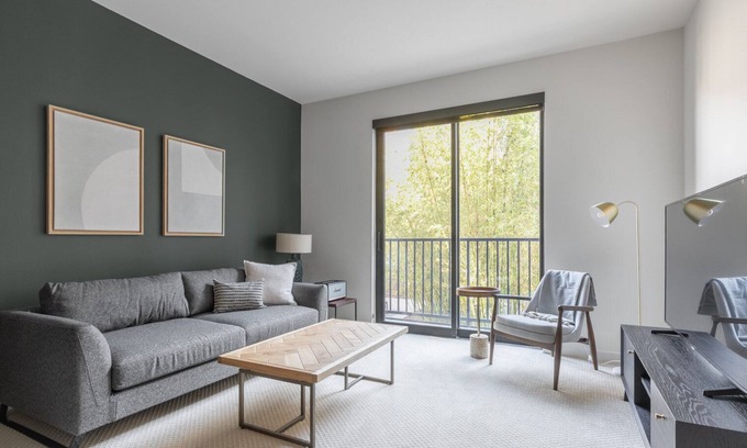 The Villas Apartment | Cozy Santana Row 1BR w/Pool, Gym, nr. Googleplex Campus by Blueground